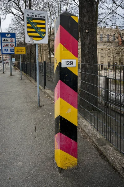 Foto Der Deutschen Historischen Grenze Auf Der Straße — Stockfoto