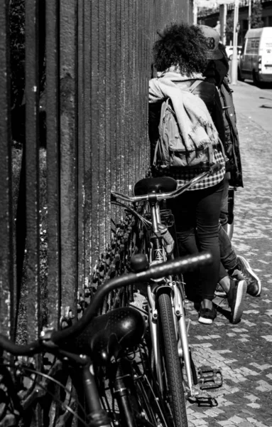 Photo Personnes Sportives Avec Des Vélos Plein Air Passer Des — Photo