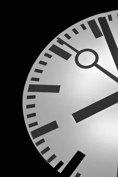 Horloge Blanche Visage Avec Des Flèches Gros Plan — Photo