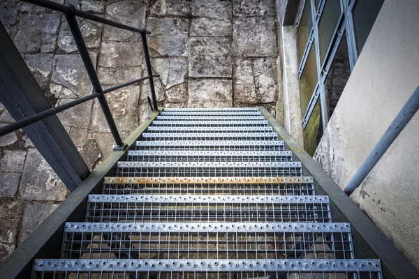 Foto Cerca Precaución Escalera Empinada — Foto de Stock
