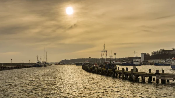 Fischland ダル港近くのボートの写真 — ストック写真