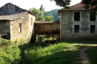 Eski değirmen yurt içinde yakın atış