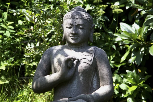 Alte Buddha Statue Garten Bei Sonnigem Tag — Stockfoto