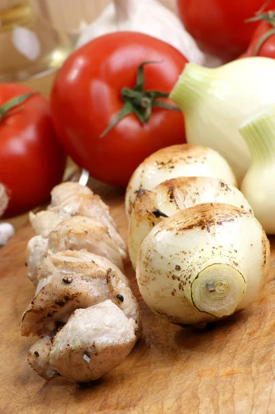 Spiedino Pollo Fritto Con Pomodori Cipolle Primo Piano — Foto Stock