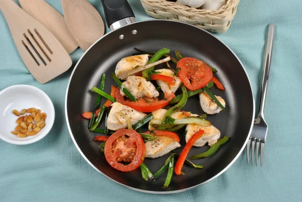 Nahaufnahme Von Leckerem Gericht Mit Fleisch Und Paprika — Stockfoto