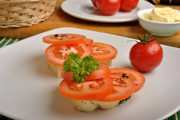 Half Bread Roll Organic Tomato Slices — Stock Photo, Image