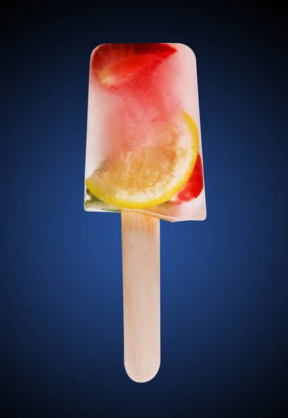 Frukt Glass Med Jordgubbar Och Citron — Stockfoto