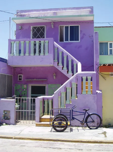 家紫ウィット自転車のクローズ アップ写真 — ストック写真