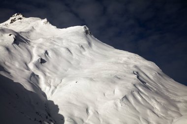 Şaşırtıcı dağlar manzara ateş