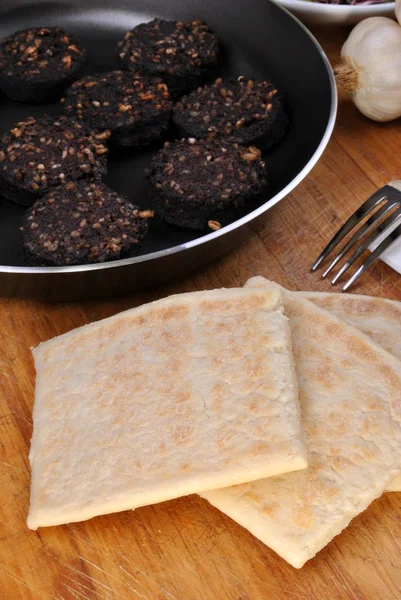 Primer Plano Sabroso Pan Patata Irlandesa Budín Negro Sartén — Foto de Stock