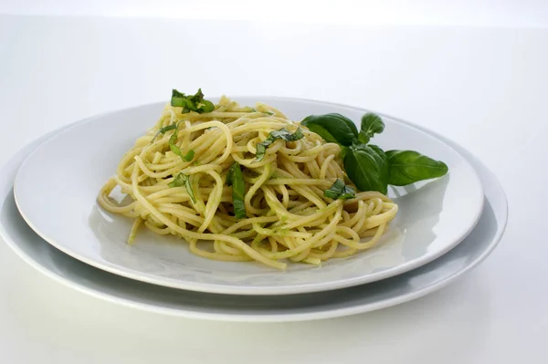 Spaghetti Pesto Vert Basilic Sur Une Assiette — Photo