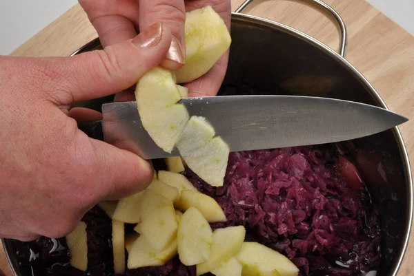 Prepare One Organic Apple Red Cabbage — Stock Photo, Image