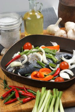 lezzetli balık sebze ile yakın çekim fotoğraf