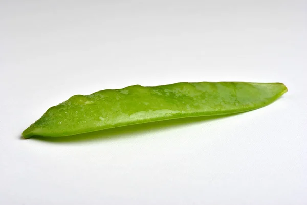 新鮮な有機 Mangetout としても知られている砂糖スナップエンドウ — ストック写真