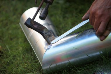 Çatıcılar aşağı boru giriş için kaynak.