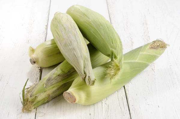 Freshly Harvested Corn Cobs White Kitchen Table — Stock Photo, Image