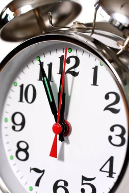 eski gümüş çalar saat, yakın çekim