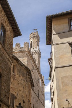 Fotoğraf eski bir Volterra, çan kulesi Palazzo Pretorio, Toskana, İtalya