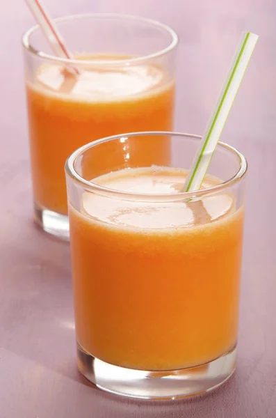 Sárgarépa Fehérrépa Smoothie Lövés Pohár Szalmával — Stock Fotó