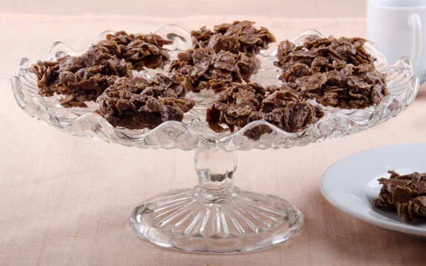 Mısır gevreği küme bir cam pasta stand