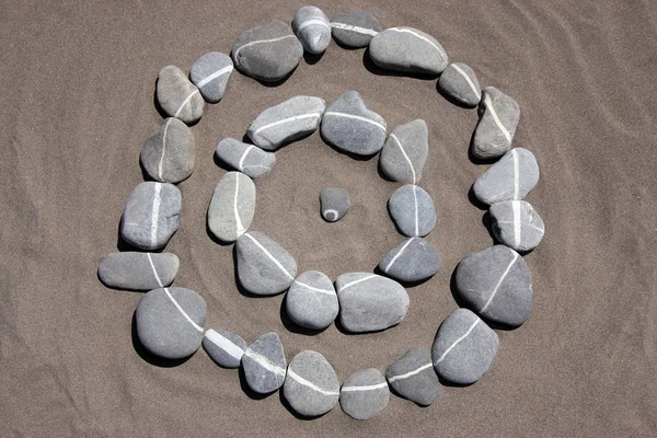 Religiöse Kieselsteine Form Eines Kreises Auf Sand Nahaufnahme — Stockfoto