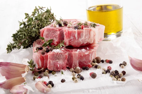 Raw Lamb Chops Pepper Sea Salt Thyme Oil — Stock Photo, Image