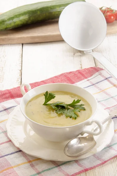 Huisgemaakte Aardappel Komkommer Soep Een Kom — Stockfoto