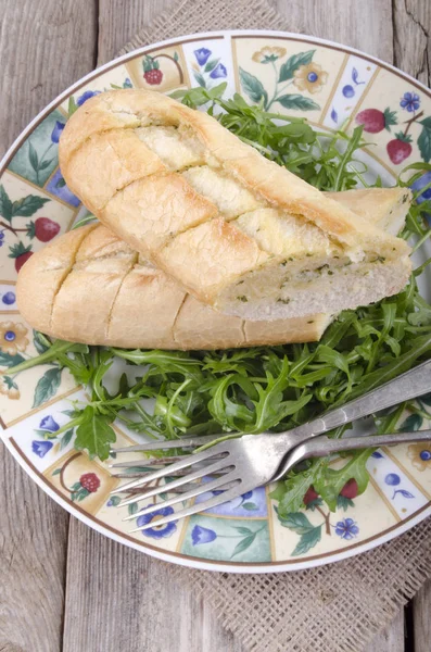 Garlic Bread Wild Rocket Salad Plate — Stock Photo, Image