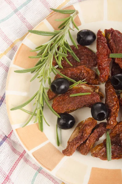 Black Olives Rosemary Dried Tomatoes Plate — Stock Photo, Image