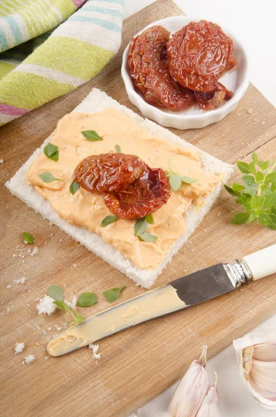 Mediterranean Soft Cheese Dried Tomatoes Sweet Basil Leaves — Stock Photo, Image