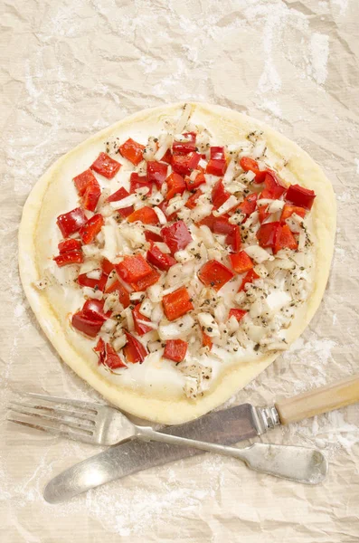 Vegetariano Tarte Flambee Com Cebola Pimentão — Fotografia de Stock