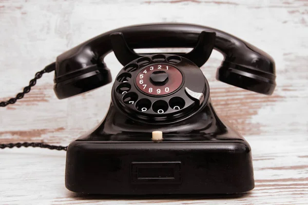 Altes Telefon Auf Holztisch — Stockfoto