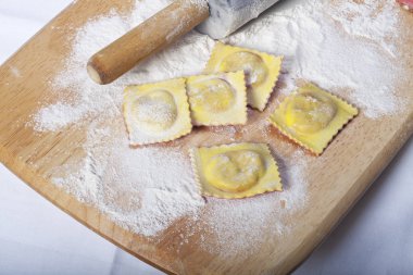 İtalyan mantı makarna mutfak üzerine Close-Up