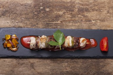 Şaşlık yakın atış