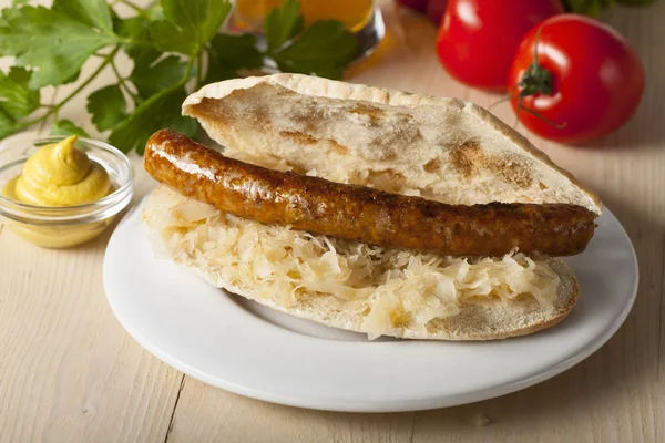 Баварский Сэндвич Деревянном Столе — стоковое фото