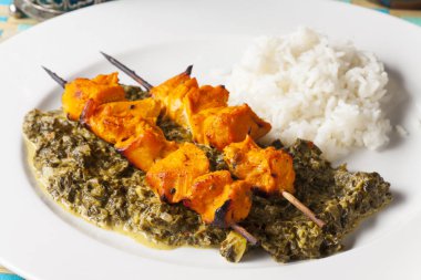 Murgh Palak plaka üzerinde kapat