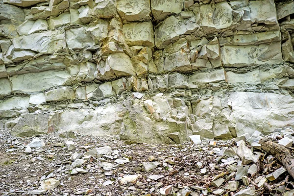 在德国施瓦本的 Alb 的侏罗山石灰石转变 — 图库照片