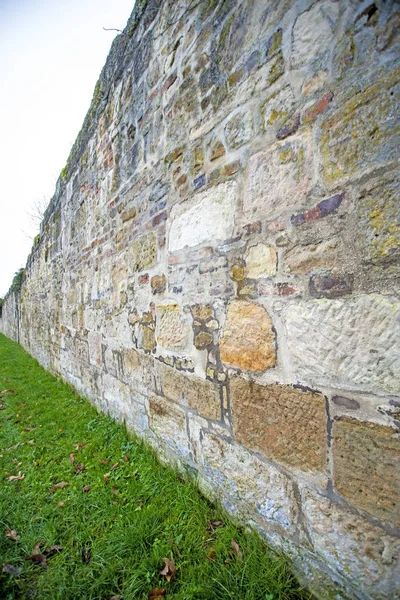 古老的中世纪修道院墙 — 图库照片