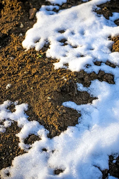 Karla Kaplı Toprak Hill Adlı Kış Günü — Stok fotoğraf