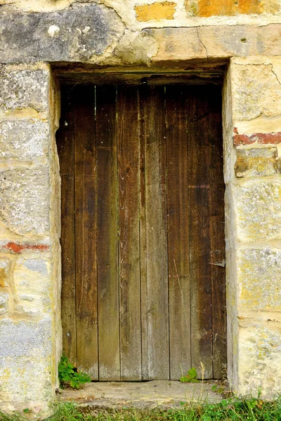 Alte Mittelalterliche Mauer Mit Tür — Stockfoto