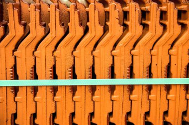 Çatı kiremitleri atış kapatın