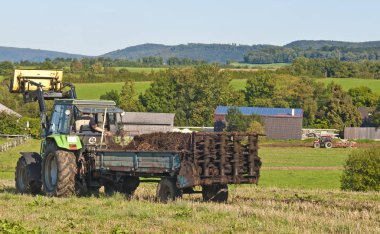 Tarım makine resmi için yeşil çayır