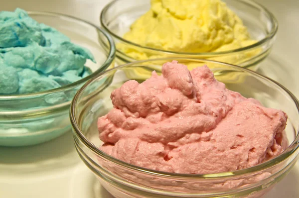 Helado Colorido Cuencos Cristal Primer Plano — Foto de Stock