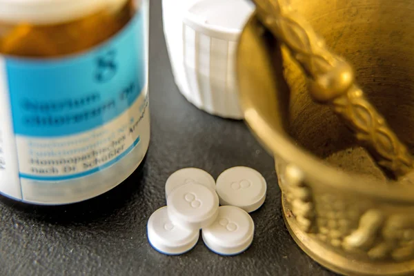 Doktor Schuessler homeopatik eczane hapları tuzlar 8 sodyum chloratum D6 vücut dengesi için