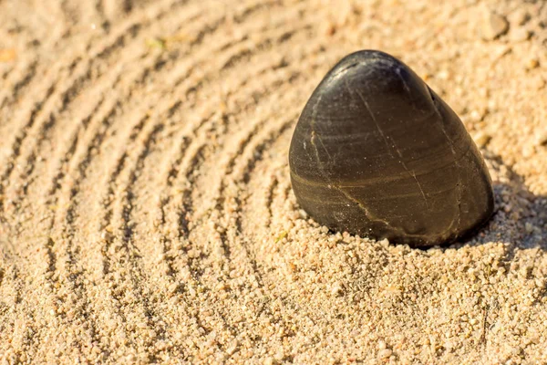 Zen Stone Vågig Sand Närbild — Stockfoto