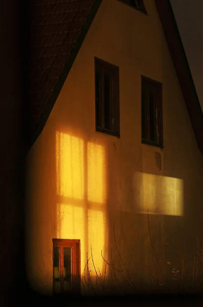 Närbild Foto Huset Med Ljusstråle — Stockfoto
