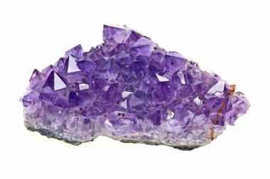 güzel Ametist izole üzerinde beyaz arka plan, yakın çekim 