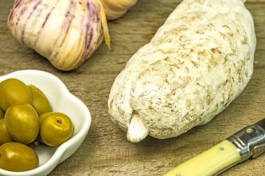 lezzetli salam et ahşap tahta üzerinde Close-Up