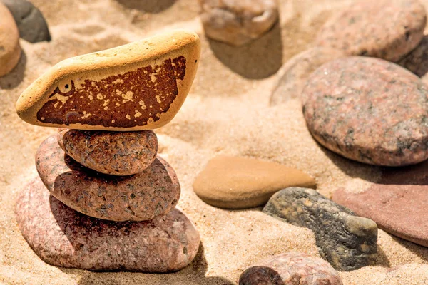 Pierres Zen Dans Sable Ondulé Gros Plan — Photo