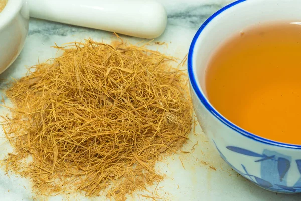 Uncaria Tomentosa ot ve tablo, anti-inflamatuar çay Kupası yakın çekim